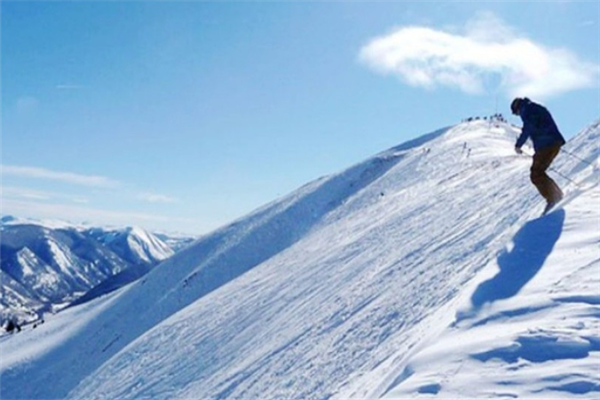 国内滑雪场排行榜前十名，中国十大滑雪场推荐